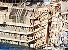 Po lodi Costa Concordia zstal obí vrak.