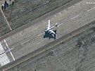 Satelitní snímky z letecké základny Engels zachytily ped výbuchem vojenskou...