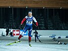 Biatlonistka Lucie Charvátová na trati sprintu ve finském Kontiolahti
