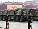 ínské mezikontinentální balistické rakety Dongfeng-41 jsou schopné nést...