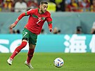 Marocký tahoun Hakim Ziyech bhem utkání osmifinále mistrovství svta proti...