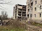 Zniené a vypálené domy, i to jsou dsledky ruské agrese. (20. listopadu 2022)