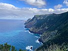 Severovýchodní pobeí Madeiry je ideální pro pí turistiku. Celý první den...