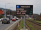 Elektronick� cedule ve Zl�n� nov� informuj� i o po�tech voln�ch parkovac�ch...