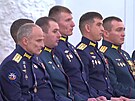 Hrdinové Ruska poslouchají projev prezidenta Vladimira Putina (8.12.2022)