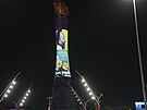 Pelé na obrazovce na Torch tower poblí Chalífova mezinárodního stadionu v...