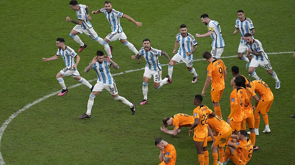 Bezprostední oslava vítzství argentinských fotbalist.