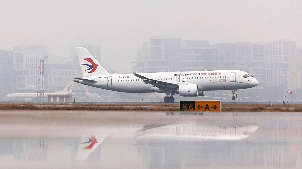 ínské dopravní letadlo Comac (9. prosince 2022)