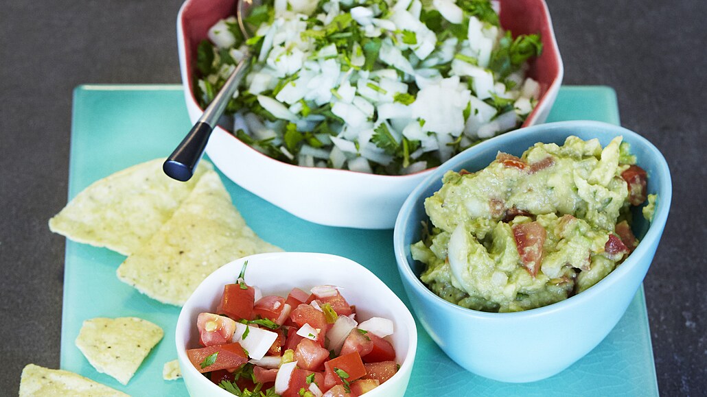 Salsa pico de gallo, salsa guacamole a koriandrová cibule Recepty