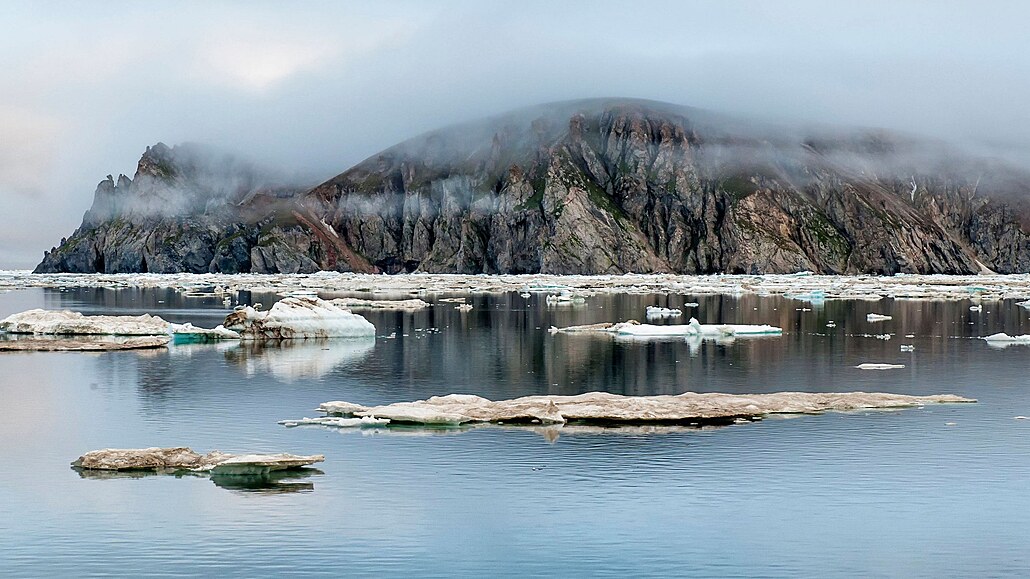 Wrangelv ostrov leí v Severním ledovém oceánu 140 km od ruského pobeí. Nemá...