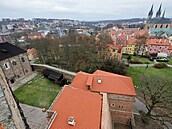 Nová střecha jihovýchodního bastionu a kasemat Chebského hradu. (30. listopadu...