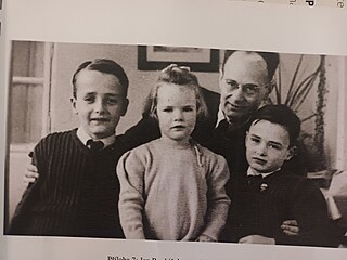 Majitel přádelny Jan Roubíček se svými dětmi Martinem, Doris a Tomášem.