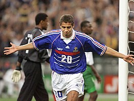V lednu 1998 debutoval dvacetiletý David Trezeguet ve francouzské reprezentaci...