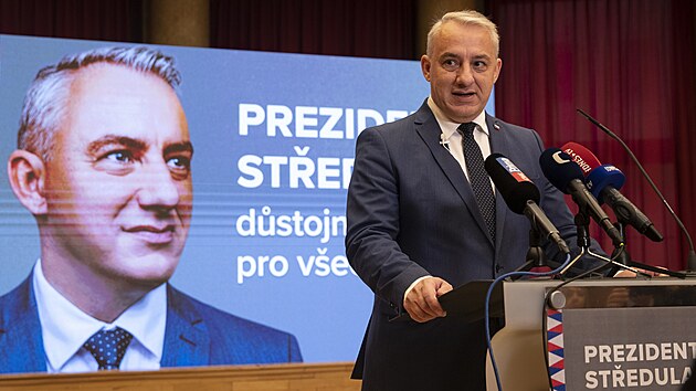 Tiskov konference kandidta na prezidenta Josefa Steduly k volebn kampani. (7. prosince 2022)