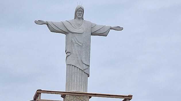 Socha Krista, inspirovaná tou z Ria de Janeira, se tyčí v Resortu Svět v obci Úžice u Kralup nad Vltavou.
(9. prosince 2022)