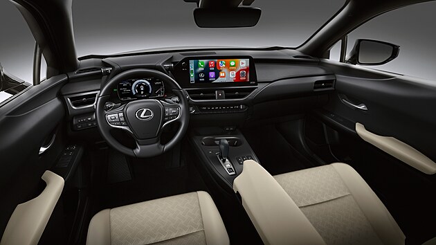 Interiru Lexusu UX 250h dominuje ob dvanctipalcov obrazovka.