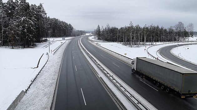 Dálnice D3 na Českobudějovicku zůstala průjezdná, mezi Táborem a koncem D3 nedaleko Miličína ve Středočeském kraji ji policisté na dvě hodiny zavřeli.