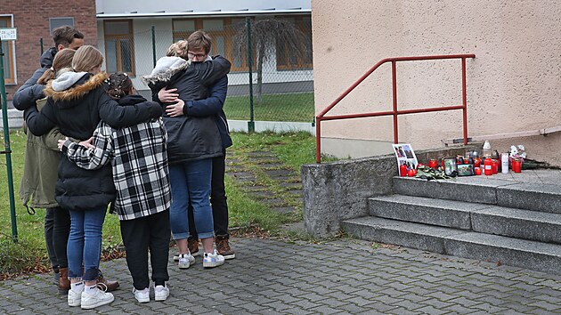 Obcí Baška na Frýdecko-Místecku otřásla tragédie, vrah ubodal v kostele mladého varhaníka. (2. prosince 2022)