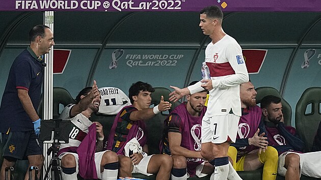 Portugalská hvězda Cristiano Ronaldo střídá v utkání s Koreou na mistrovství... | na serveru Lidovky.cz | aktuální zprávy