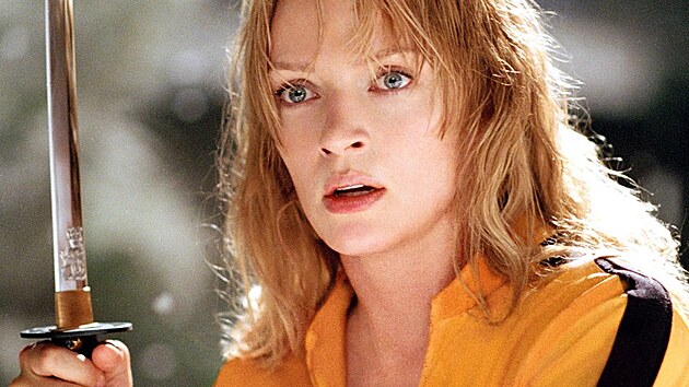 Uma Thurmanov� ve �lut� souprav�, neodmysliteln� spjat� s filmy Kill Bill