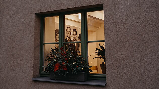 V dom na Klatovsk td 110 v Plzni zahjila svj provoz kavrna Caf Semler, jej interir navrhli architekti Jaromr Veselk a Jan Toman. Inspirovali se  slavnm architektem Adolfem Loosem.