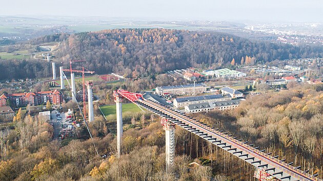 Stavba mostu pes Gottleubsk dol v sask Pirn (9. prosince 2022)