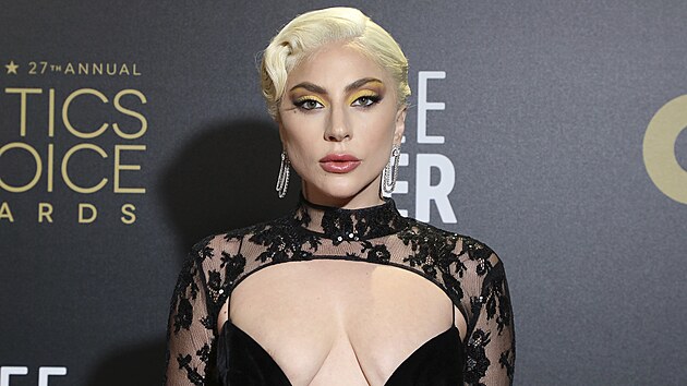 Lady Gaga na cench Critics Choice Awards (Londn, 13. bezna 2022)