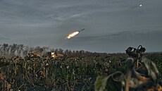 Ukrajinský raketomet Grad v polích u Bachmutu (24. listopadu 2022)