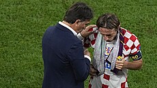 Debata trenéra Chorvat� Zlatka Dali�e a kapitána Luky Modri�e p�ed za�átkem...