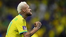 Gólová oslava Brazilce Neymara v zápase proti Chorvatsku.