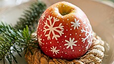 Víte, pro je jablko symbolem Vánoc? Protoe se jeho prostednictvím vtila...
