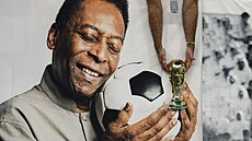 Legendární Pelé na archivním snímku.