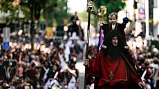 Pr�vod obr� (ducasse d�Ath) figuruje na seznamu UNESCO od roku 2008. (snímek z...