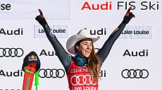 SUVERÉNKA. Italka Sofia Goggiaová se raduje z druhého triumfu ve sjezdu v Lake...