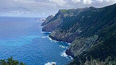 Severovýchodní pobeí Madeiry je ideální pro pí turistiku. Celý první den...