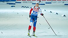 Lucie Charvátová p�ivá�í �eskou �tafetu do cíle ve finském Kontiolahti na...