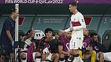 Portugalská hvězda Cristiano Ronaldo střídá v utkání s Koreou na mistrovství...
