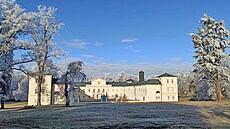 Zámek Kynvart a zámecký park na zaátku zimy v prosinci 2022.