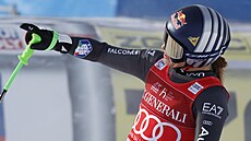 Sofia Goggiaová se raduje v cíli sjezdu v Lake Louise.