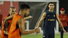 Cristiano Ronaldo na tréninku portugalské fotbalové reprezentace v Dauhá (8....