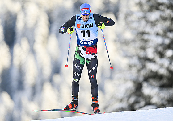Federico Pellegrino bhem sprintového závodu ve výcarském Davosu.