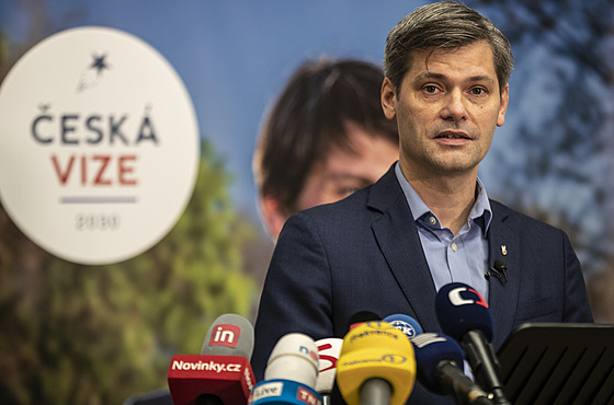 Prezidentský kandidát a senátor Marek Hiler na tiskové konferenci (19....