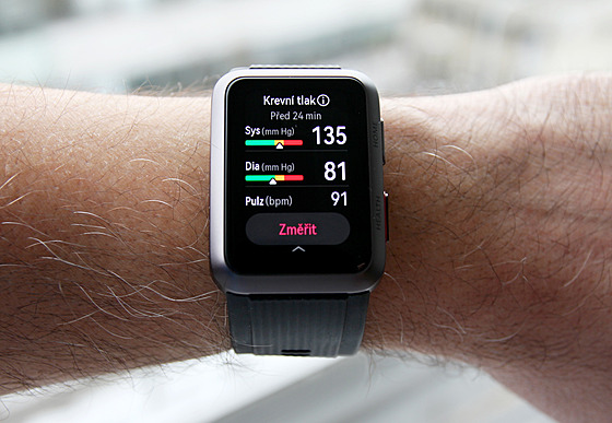 Změří toho víc než ostatní. Vyzkoušeli jsme chytré hodinky Huawei Watch D -  iDNES.cz
