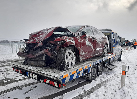 Teprve osmnáctiletý řidič, který v polovině prosince boural u Hulína, je jednou z nejmladších obětí loňských nehod.