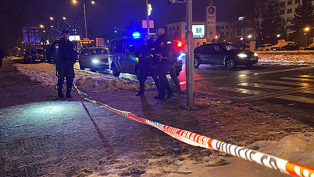 Muž v Praze pobodal dvě ženy, policie ho při zadržení zastřelila