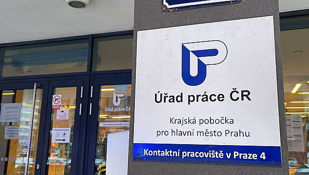 Některým pracovníkům úřadu práce vzroste plat, přilepší si o pár tisíc