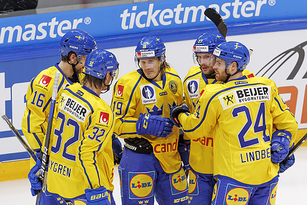Hokejisté Švédska zdolali na Švýcarských hrách Finy po nájezdech