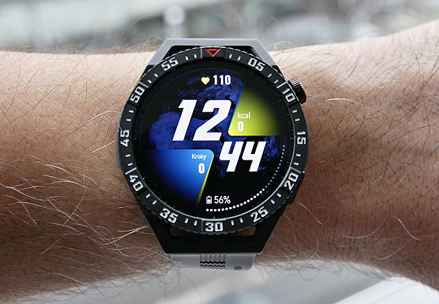 Velký displej i pro sportovce. Vyzkoušeli jsme hodinky Huawei Watch GT 3 SE