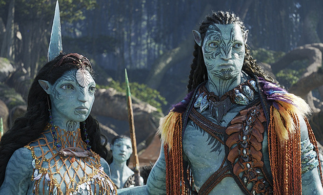 RECENZE: Promáčený Avatar 2 vylepšuje scény z režisérova Titaniku