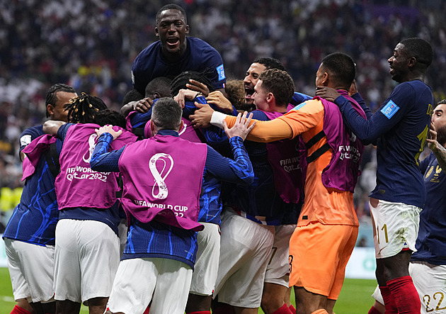 Francie - Maroko 2:0, do finále jde obhájce, pomohl rychlý gól Hernándeze